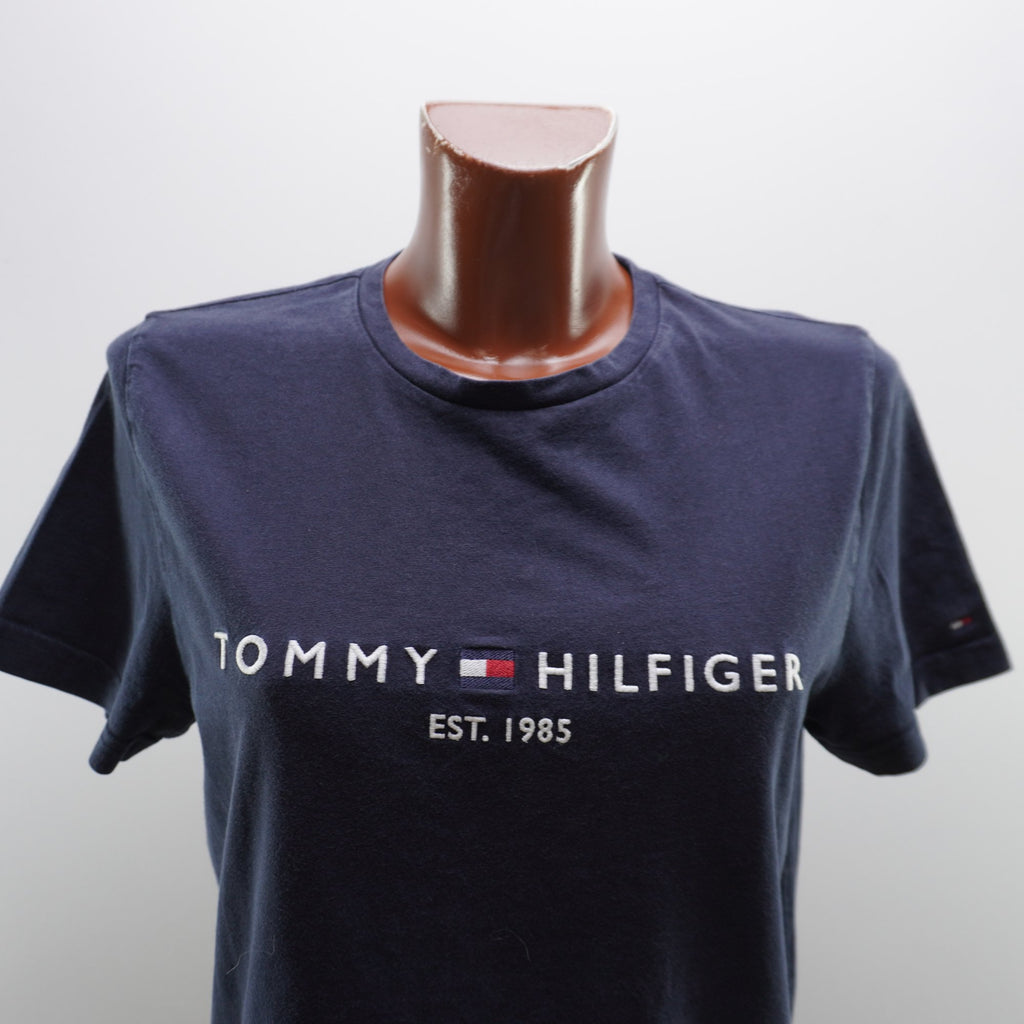 Camiseta de Manga Corta Tommy Hilfiger para Mujer - Azul Marino, M (Usada, Muy Buen Estado)