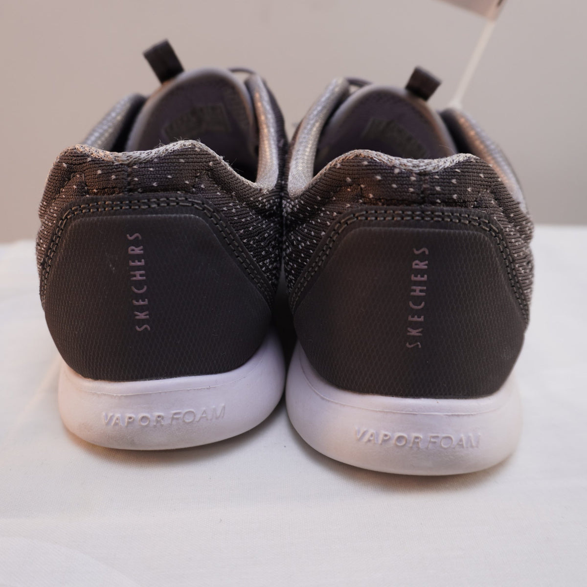 Zapatillas Skechers para Mujer Grises - Talla 38, Usadas en Muy Buen Estado