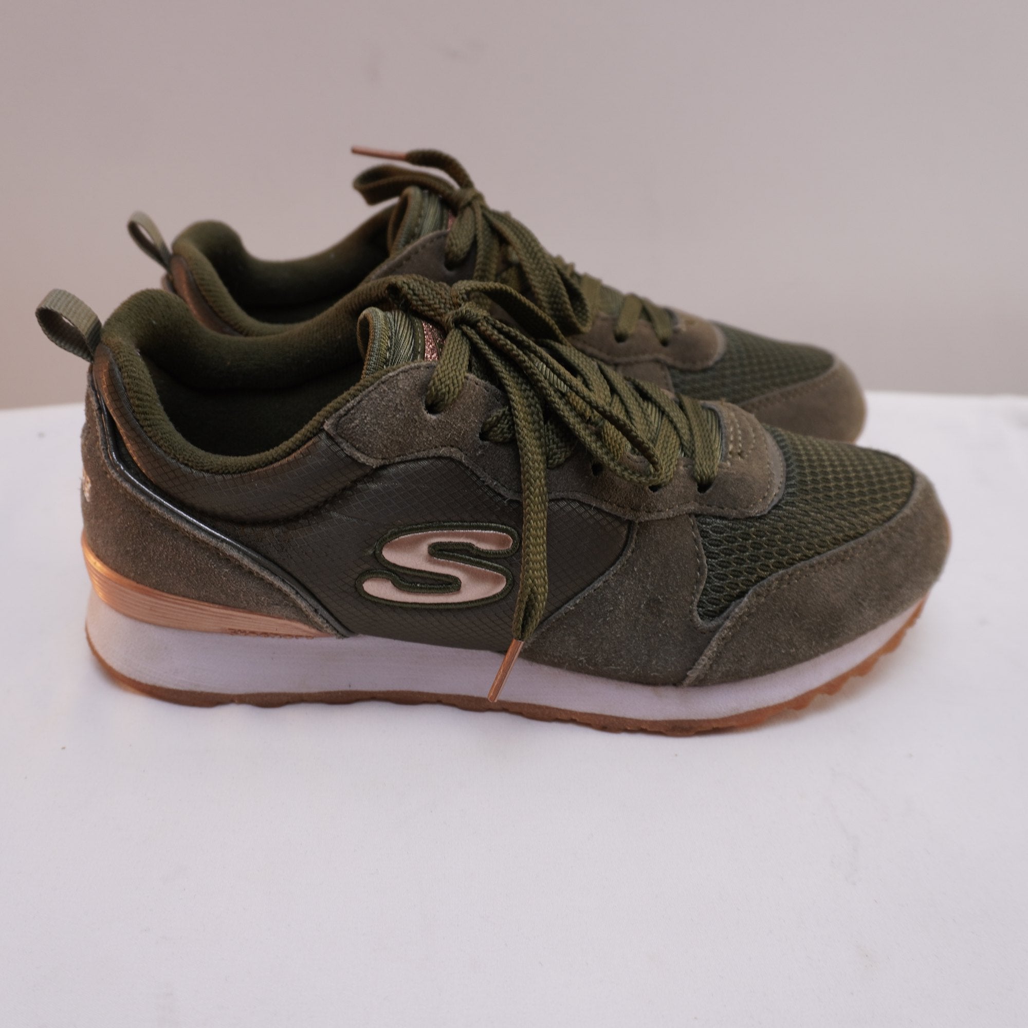 Zapatillas Skechers para Mujer Usadas - Talla 38 en Muy Buen Estado