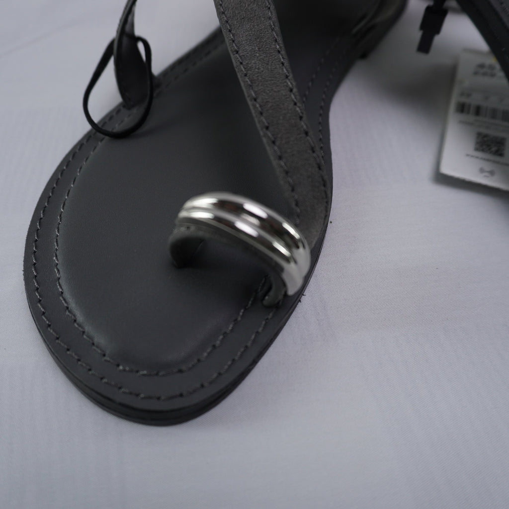 Sandalias Parfois para Mujer Usadas - Gris, Talla 39