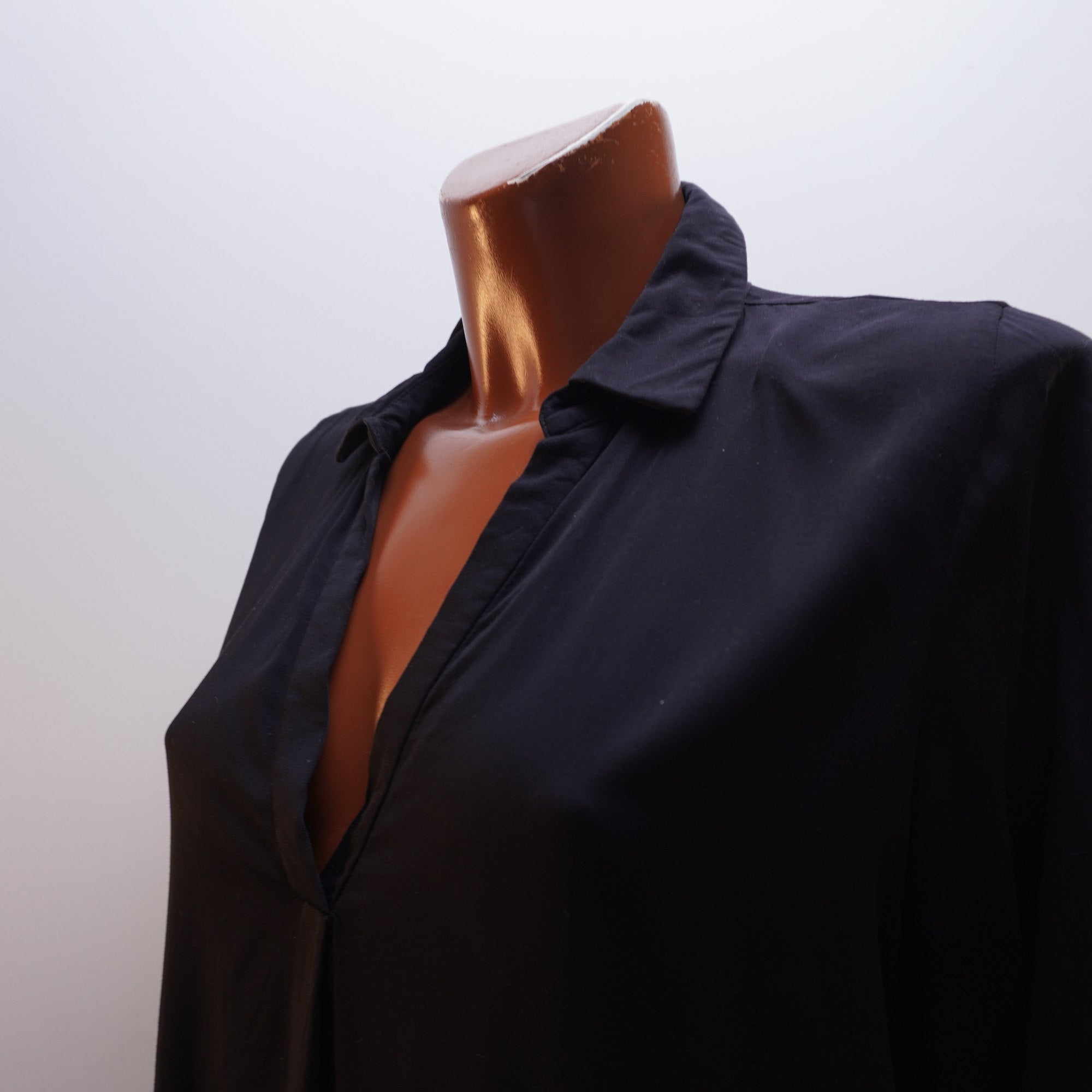 Camisa Henley Opus para Mujer Usada - Negra, Grande (L)