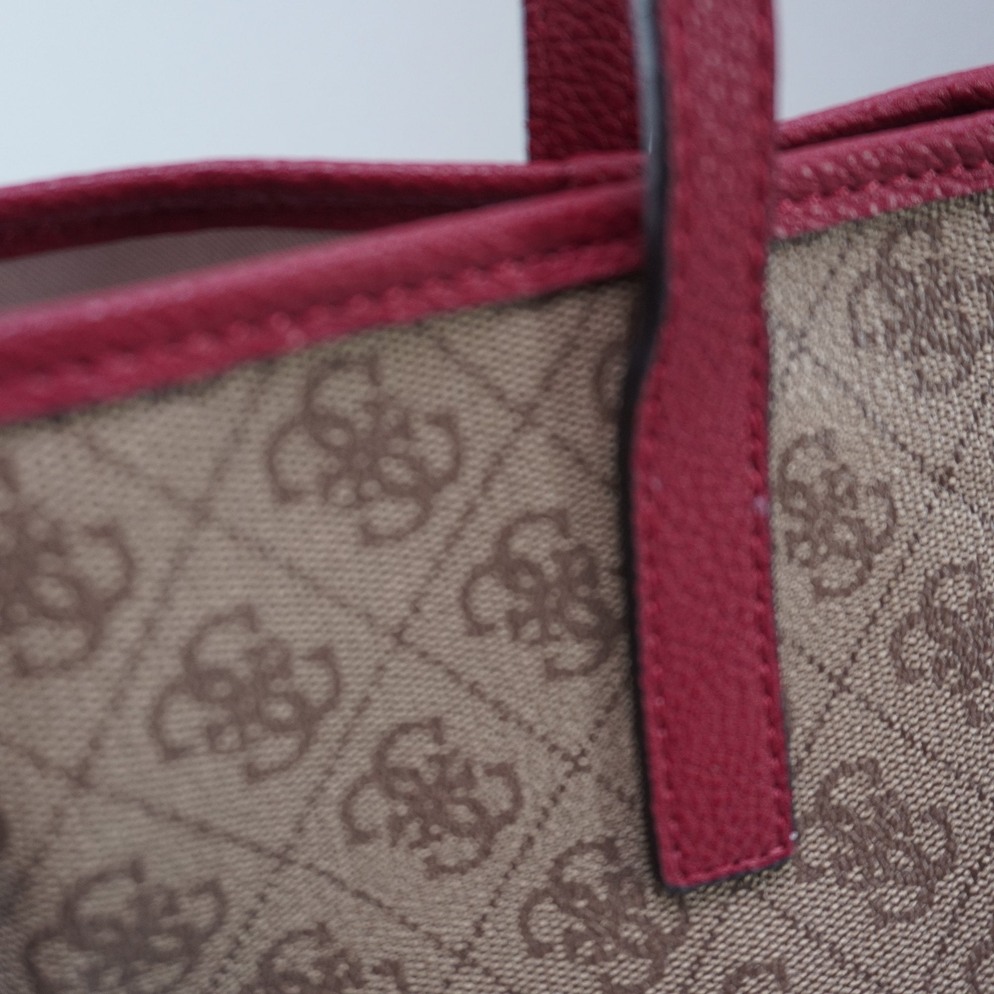 Bolso Baguette Guess para Mujer Nuevo - Marrón