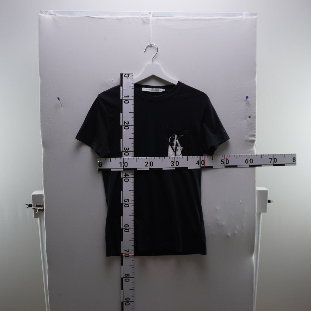 Camiseta de Manga Corta Calvin Klein para Mujer - Negra, XS - Usada en Muy Buen Estado
