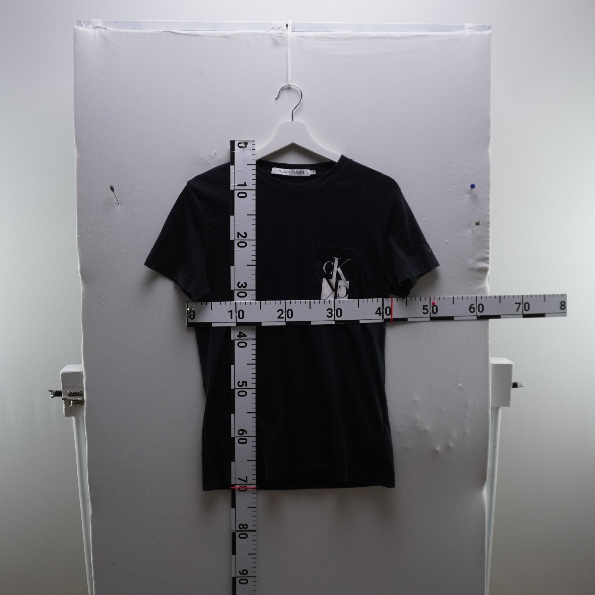 Camiseta de Manga Corta Calvin Klein para Mujer - Negra, XS - Usada en Muy Buen Estado