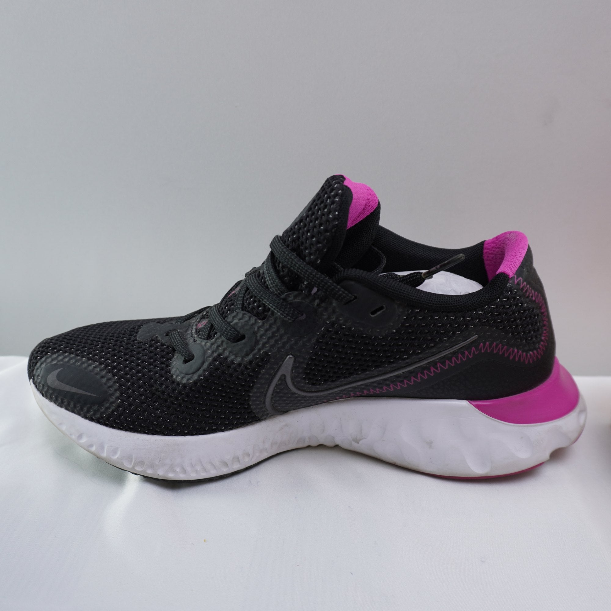 Zapatillas Nike para Mujer Usadas - Negras, Talla 38