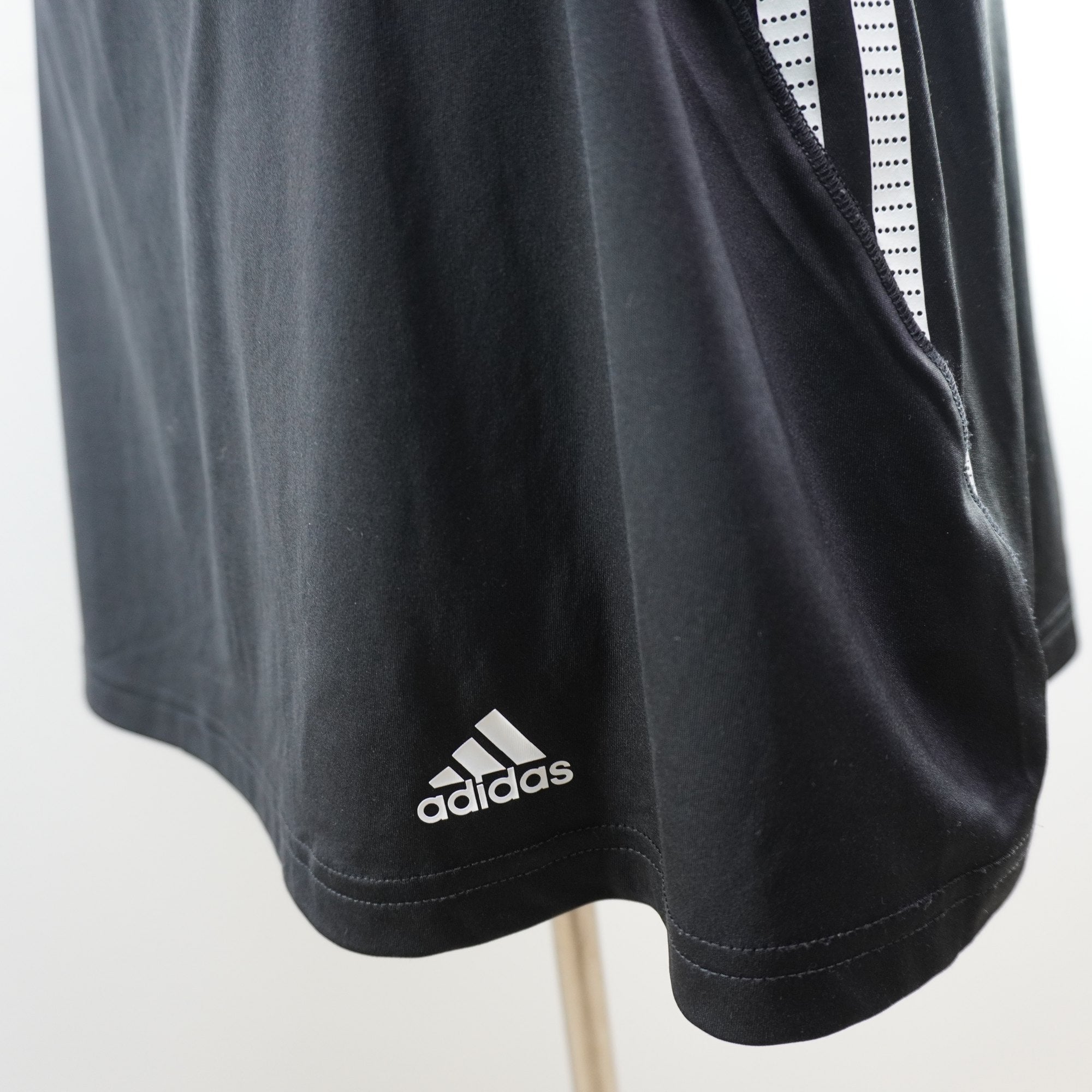 Falda Adidas para Mujer Usada - Negra, L