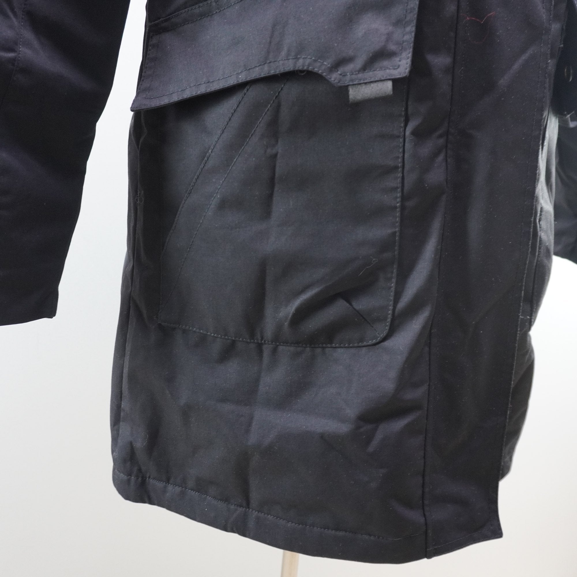 Parka Italian Style para Mujer Usada - Negra, M