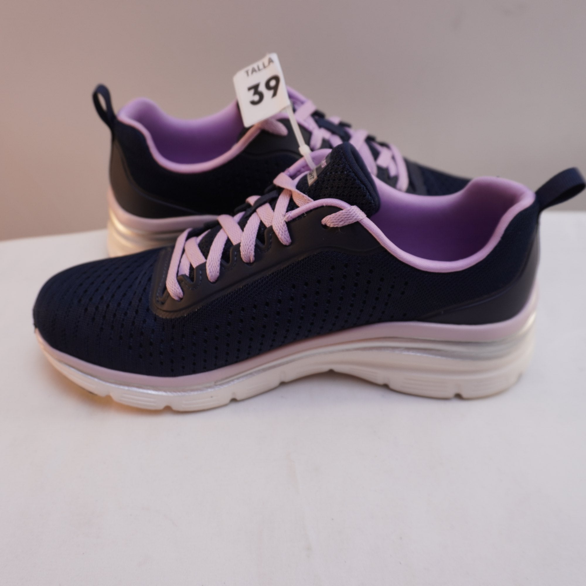 Zapatillas Skechers para Mujer Usadas - Azul Marino, Talla 39