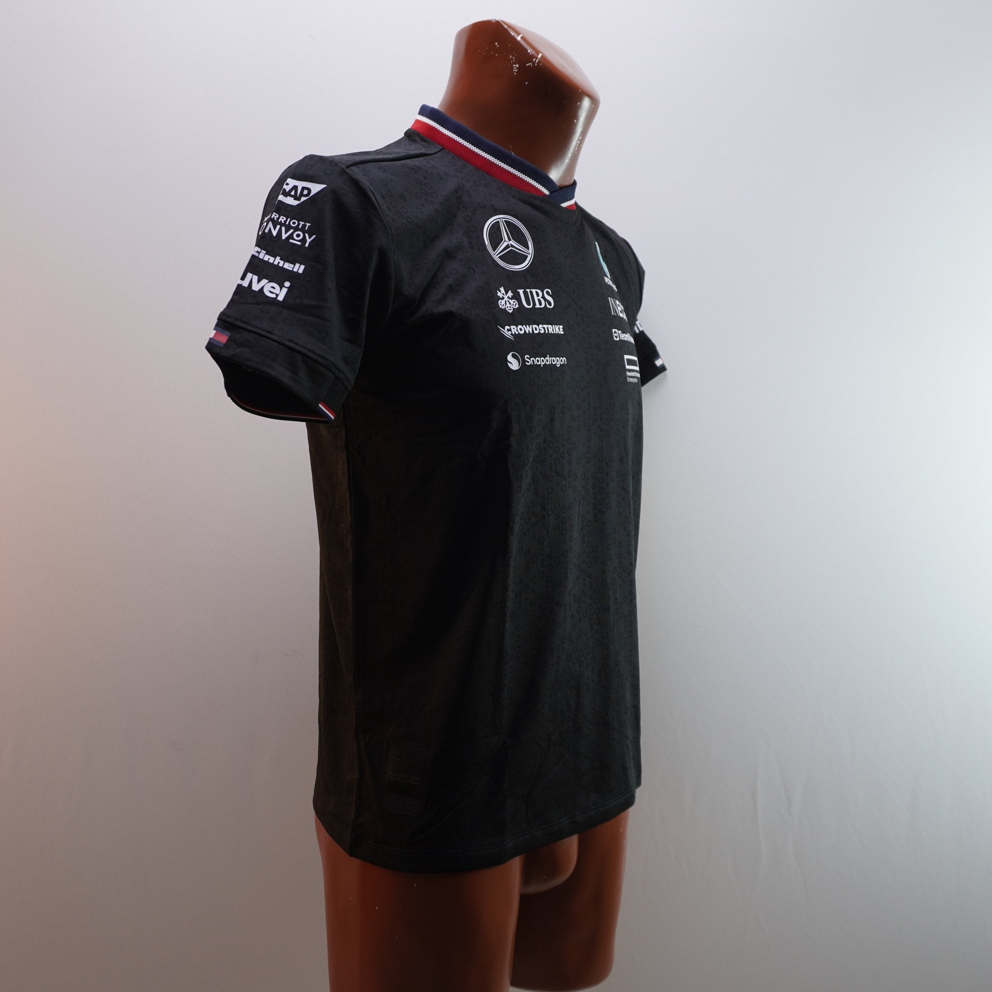 Camiseta de Manga Corta Mercedes para Hombre Usada - Negra, M