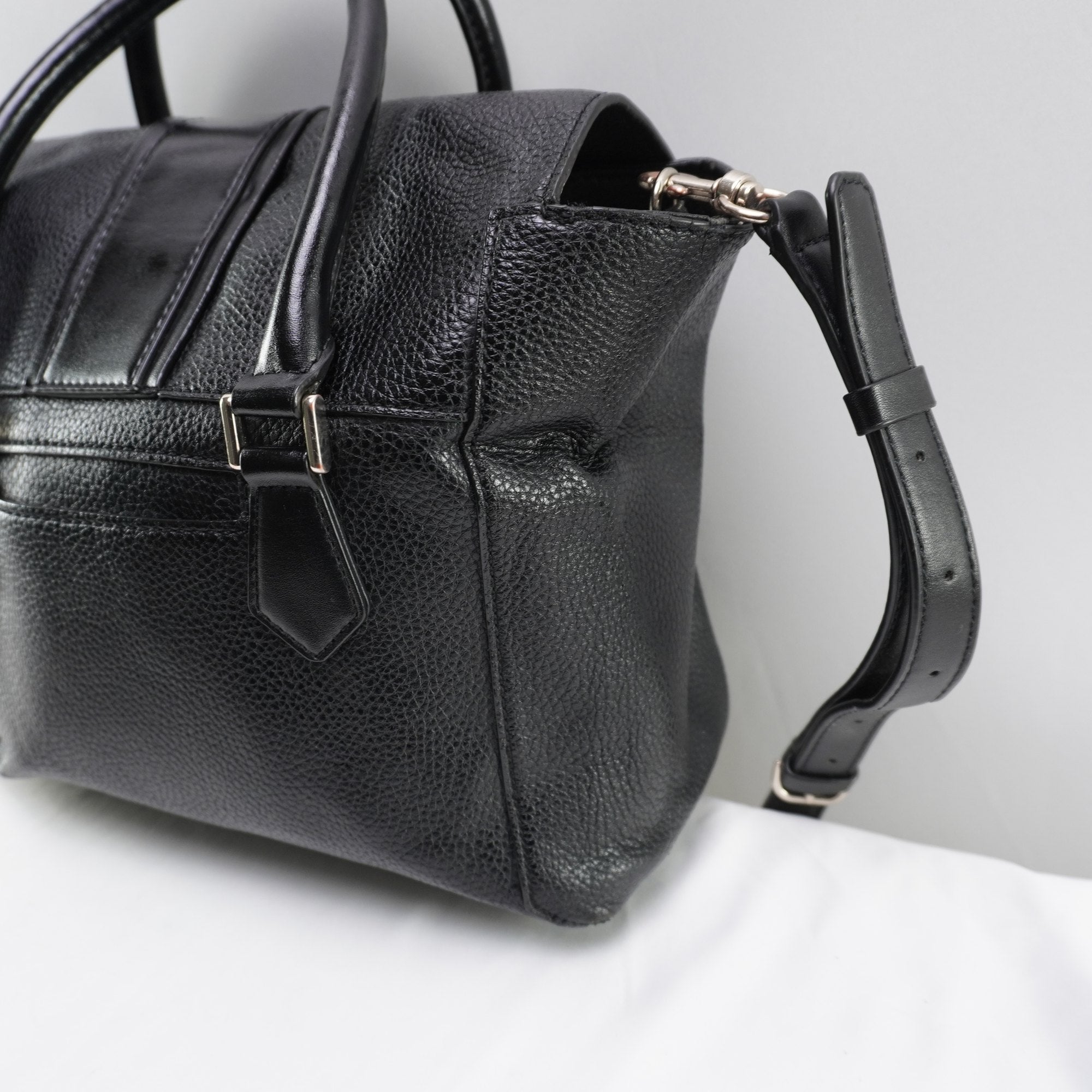 Bolso Baguette Guess para Mujeres Usado - Muy Buen Estado