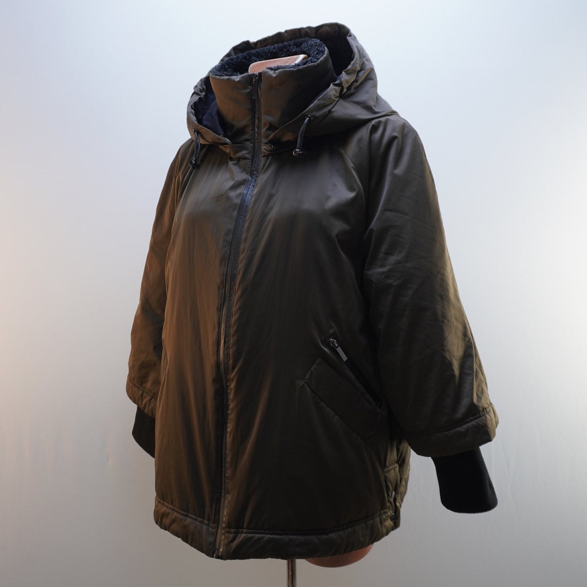 Parka Un Jour Ailleurs Paris para Mujer Usada - Verde, XL