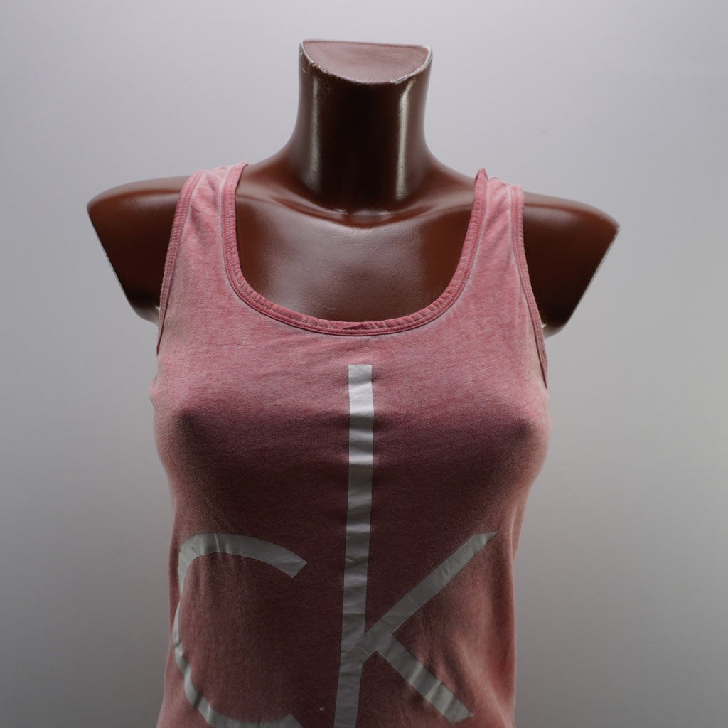 Camiseta de Manga Corta Calvin Klein para Mujer Usada - Rosa, XS
