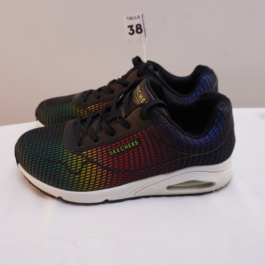 Zapatillas Skechers para Mujer Usadas - Negro, Talla 38