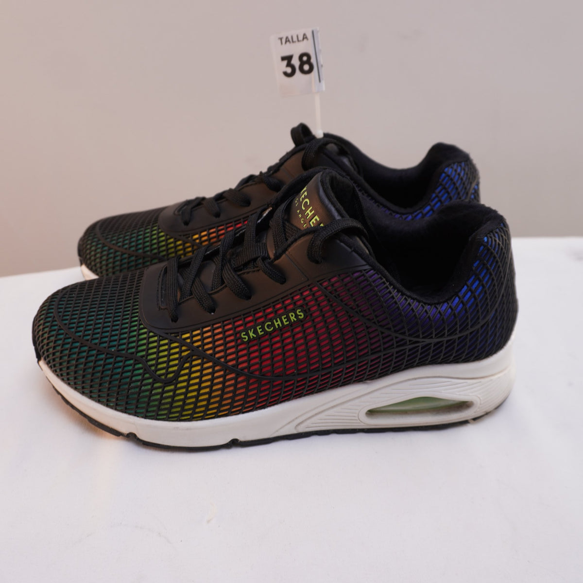 Zapatillas Skechers para Mujer Usadas - Negro, Talla 38
