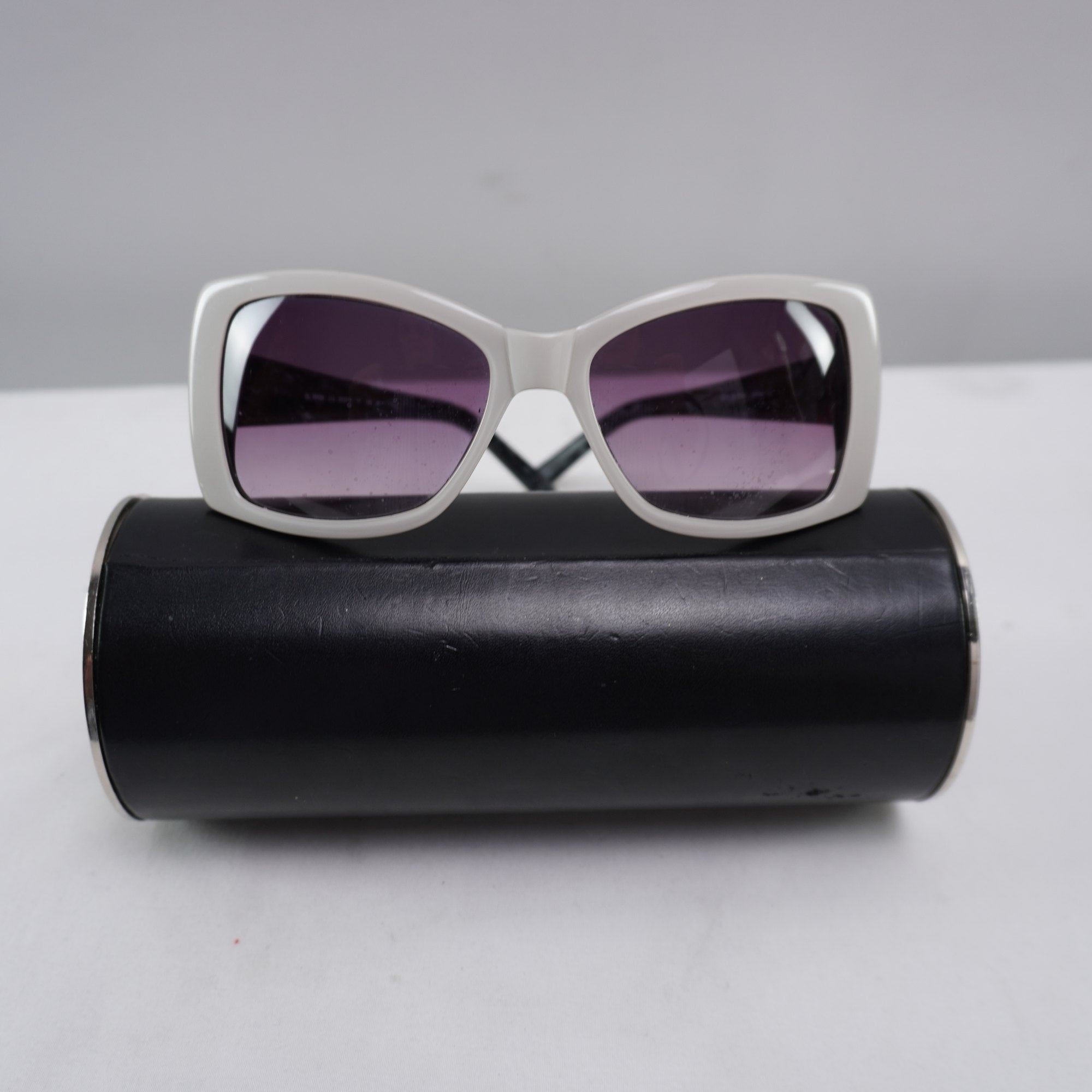 Gafas de Sol Guy Laroche para Mujer Usadas - Blancas