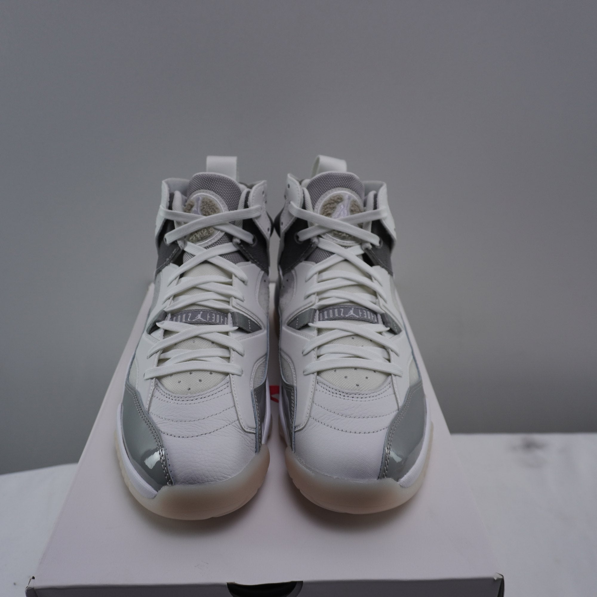 Zapatillas Jordan para Hombre Usadas - Blancas, 42.5