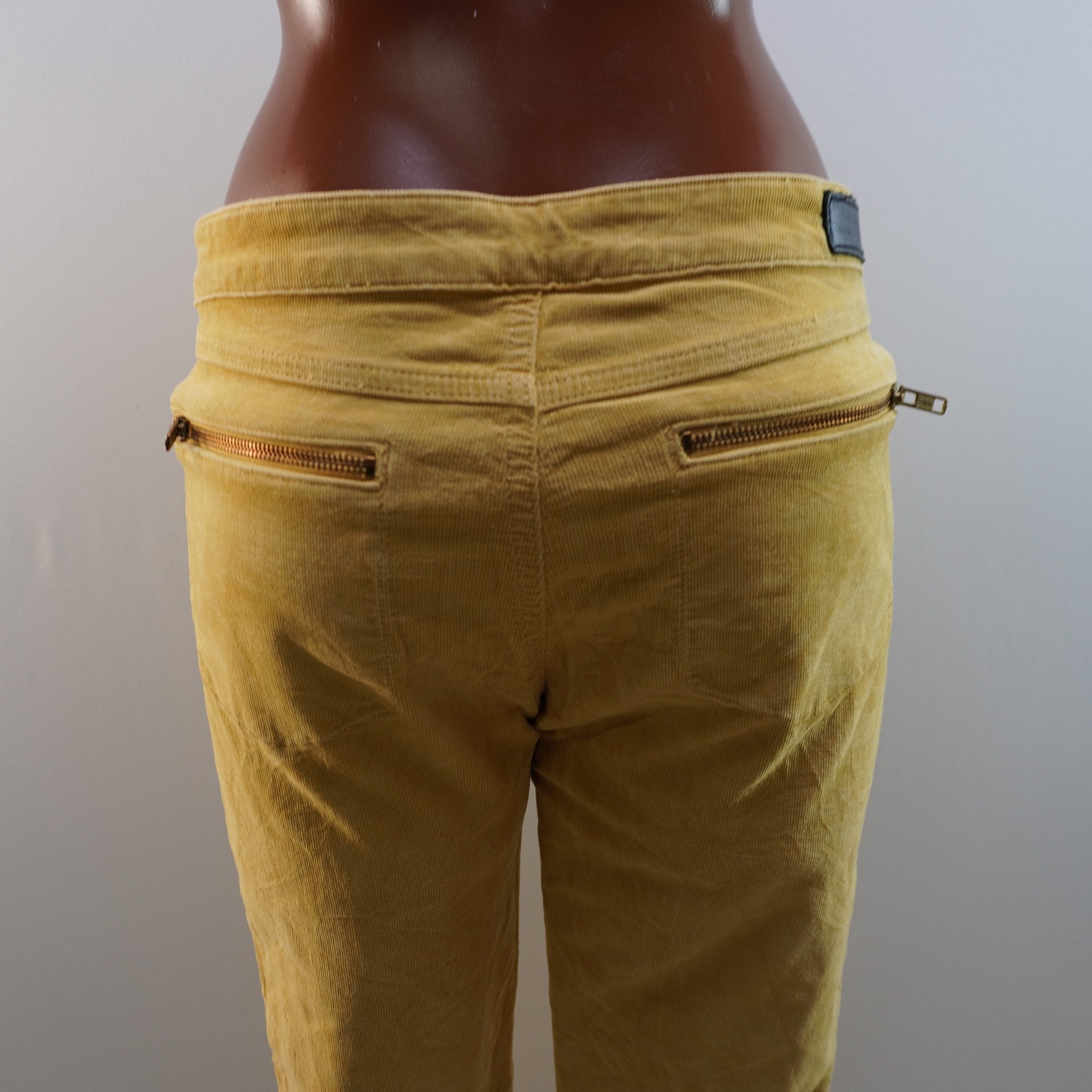 Vaqueros Guess para Mujer Usados - Mostaza, Talla 29