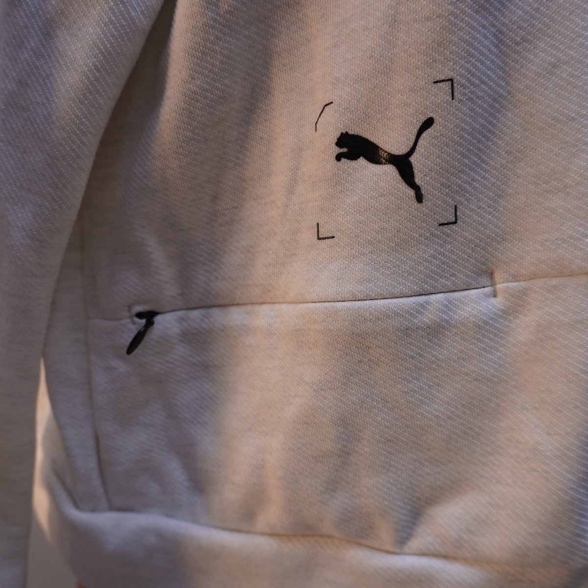 Sudadera con Capucha Puma para Mujer - Blanca, XL, Usada en Muy Buen Estado