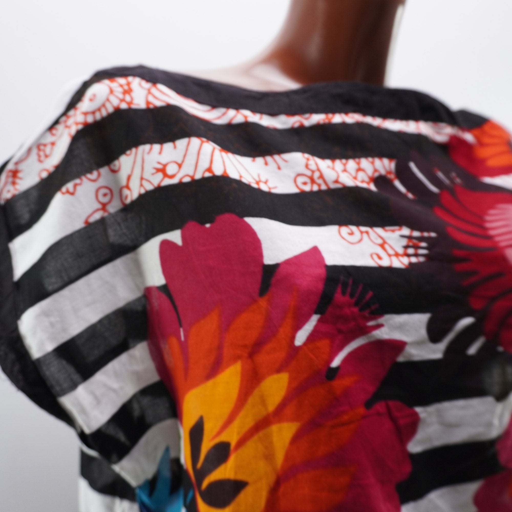 Camiseta Desigual para Mujer Usada - Multicolor, M