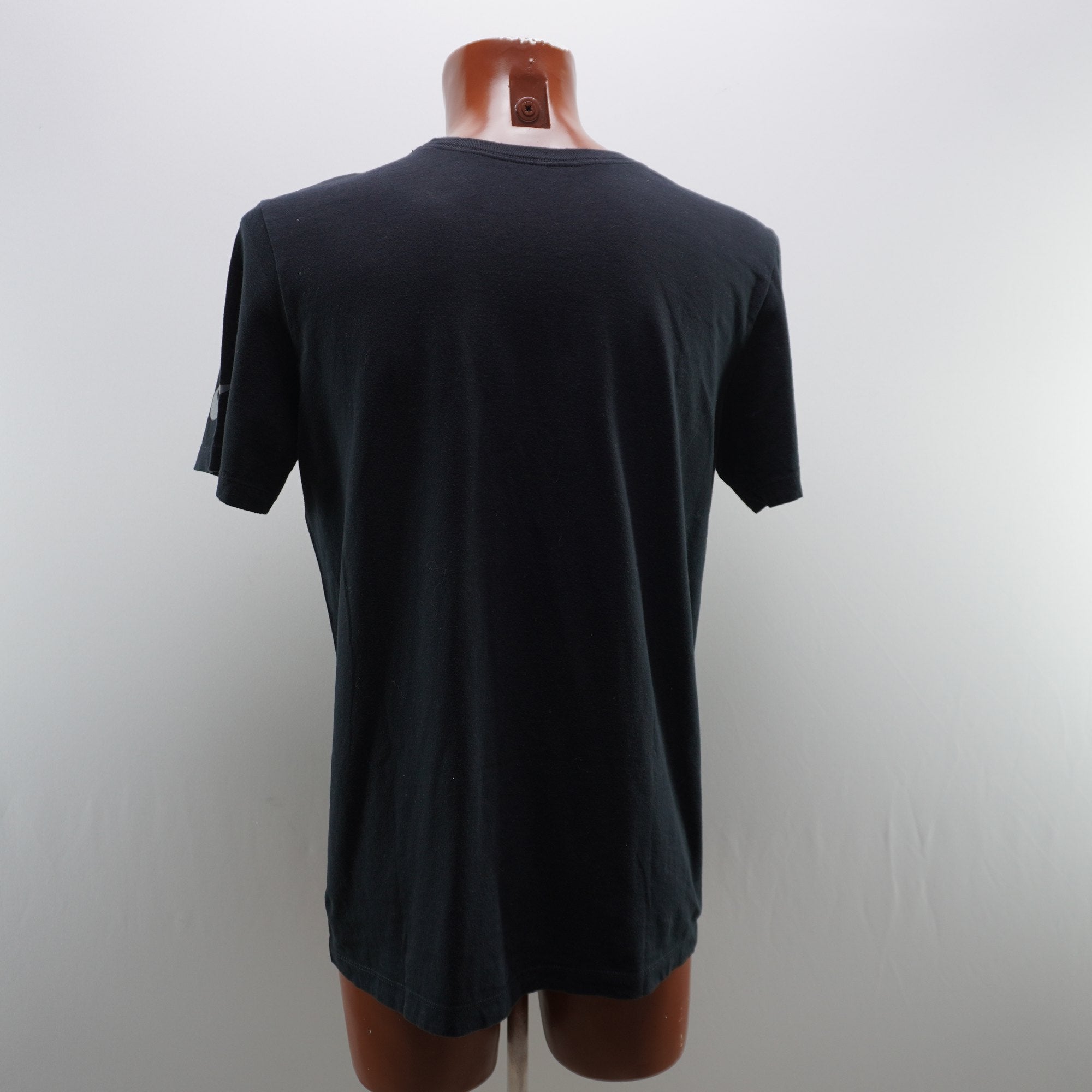 Camiseta de Manga Corta Nike para Hombre en Negro - Mediano (M), Usada en Muy Buen Estado