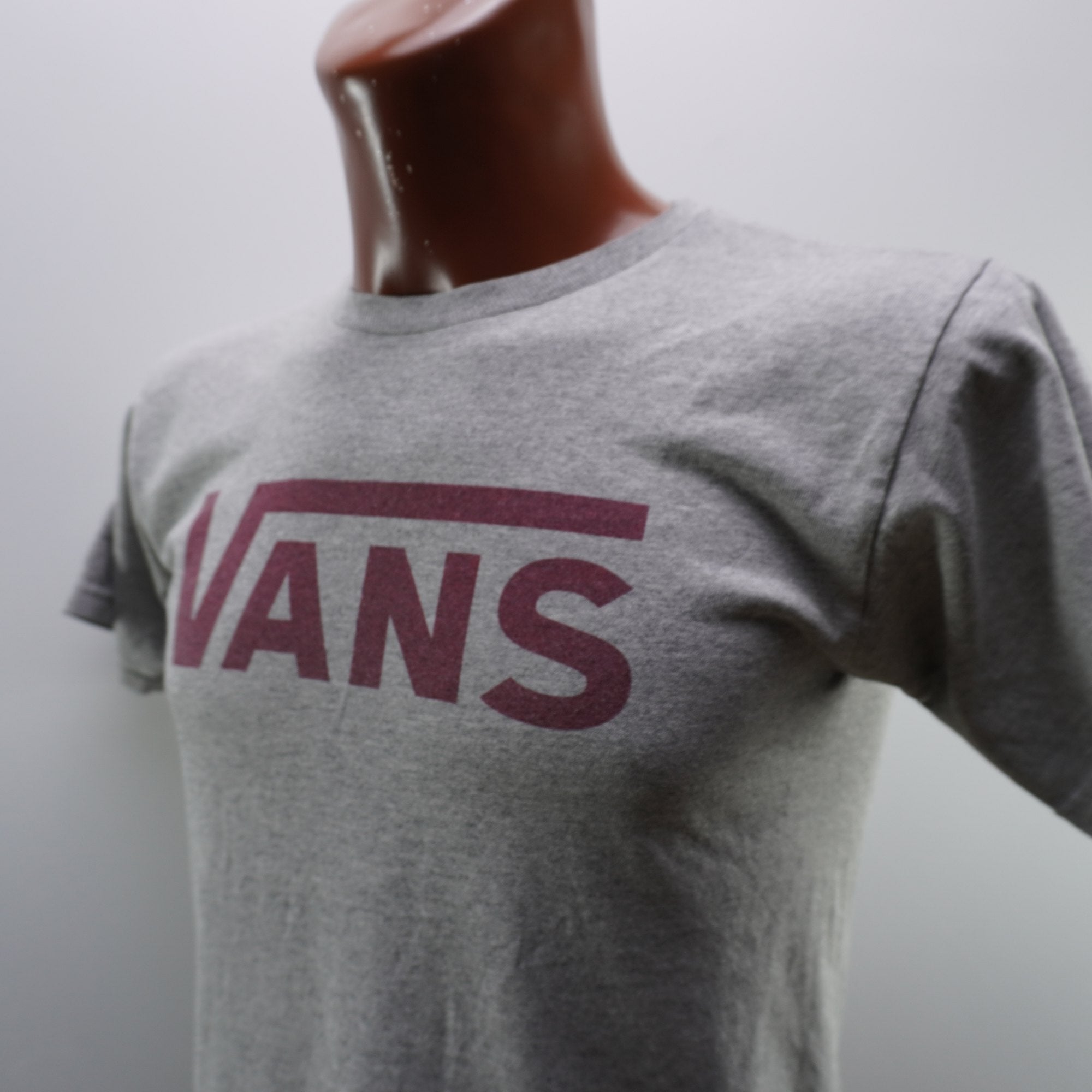 Camiseta de Manga Corta Vans para Hombre - Gris, S, Usada en Muy Buen Estado