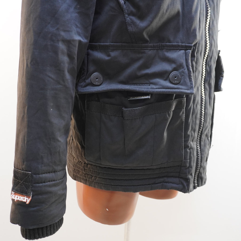 Parka Superdry para Hombre Usada - Grande (L), Muy Buen Estado