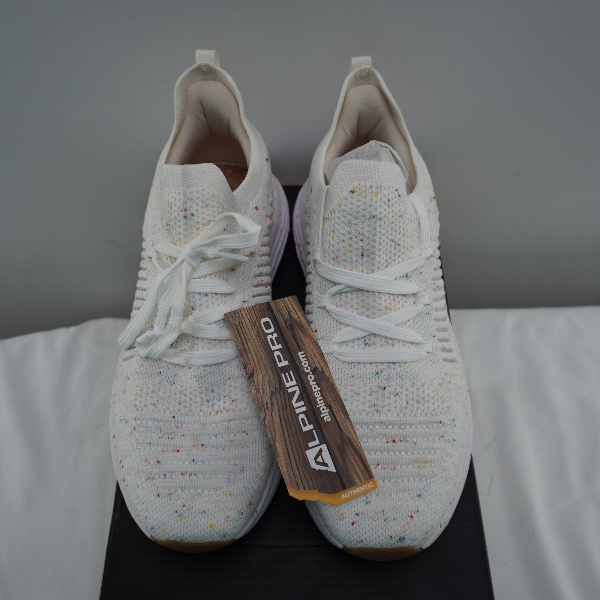 Zapatillas Alpine para Mujeres Usadas - Blancas, Talla 41