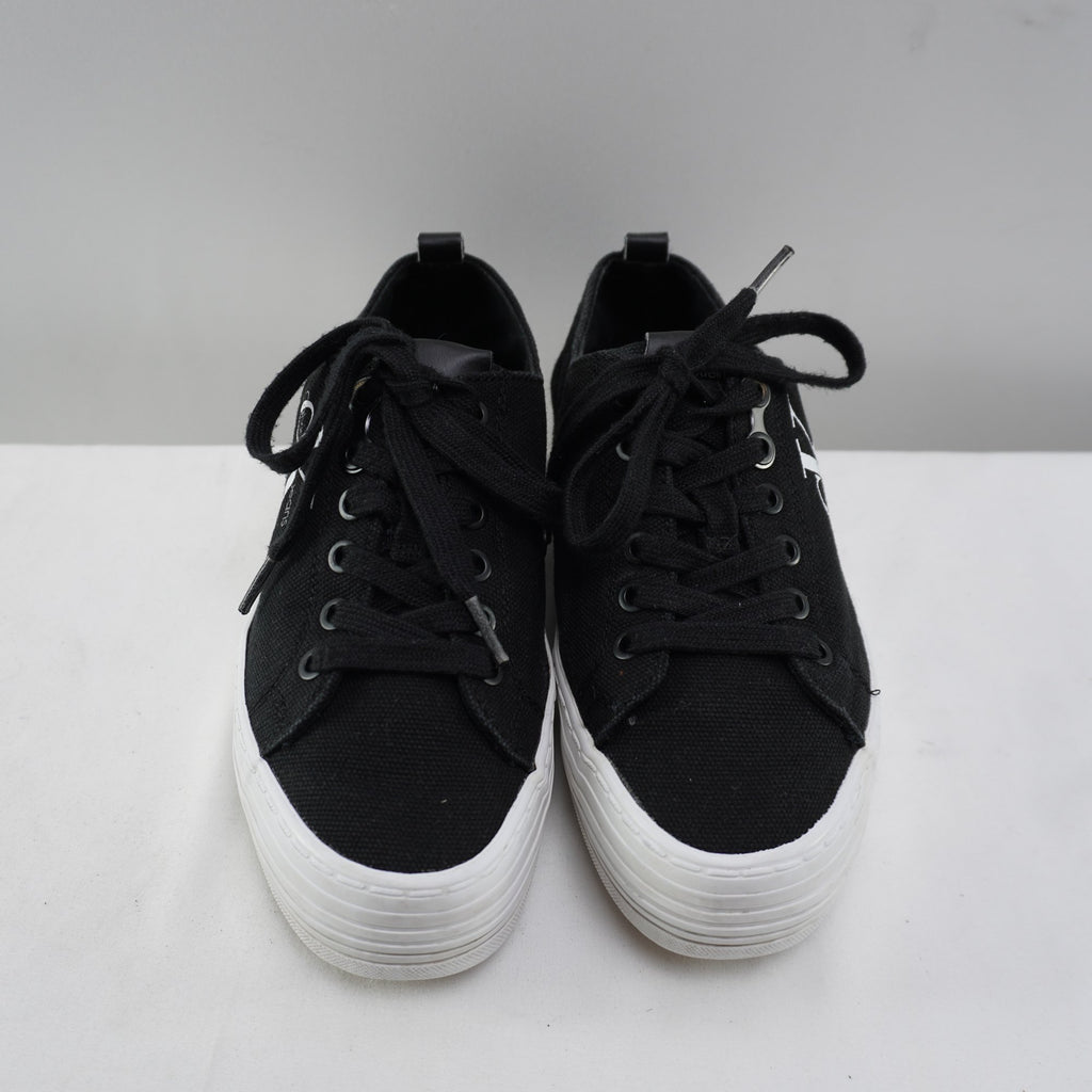 Zapatillas Calvin Klein para Mujer Usadas - Negros, Talla 38