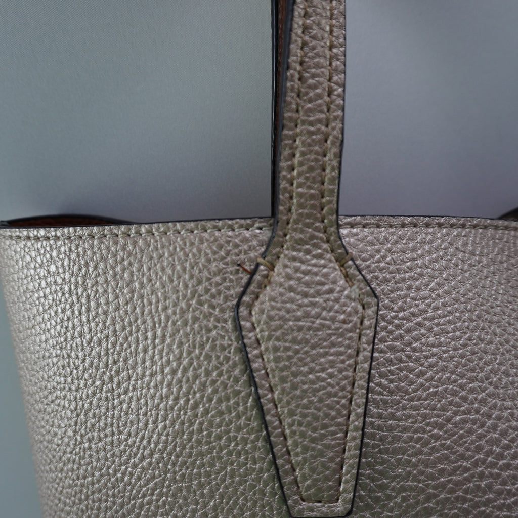Bolso Baguette Guess para Mujer Usado - Rosa en Muy Buen Estado