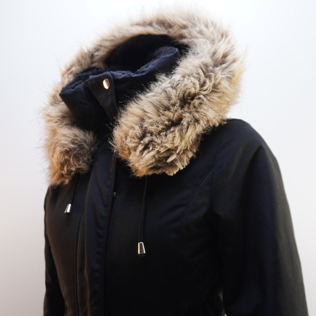 Parka Zara para Mujer Usada - Negra, XS