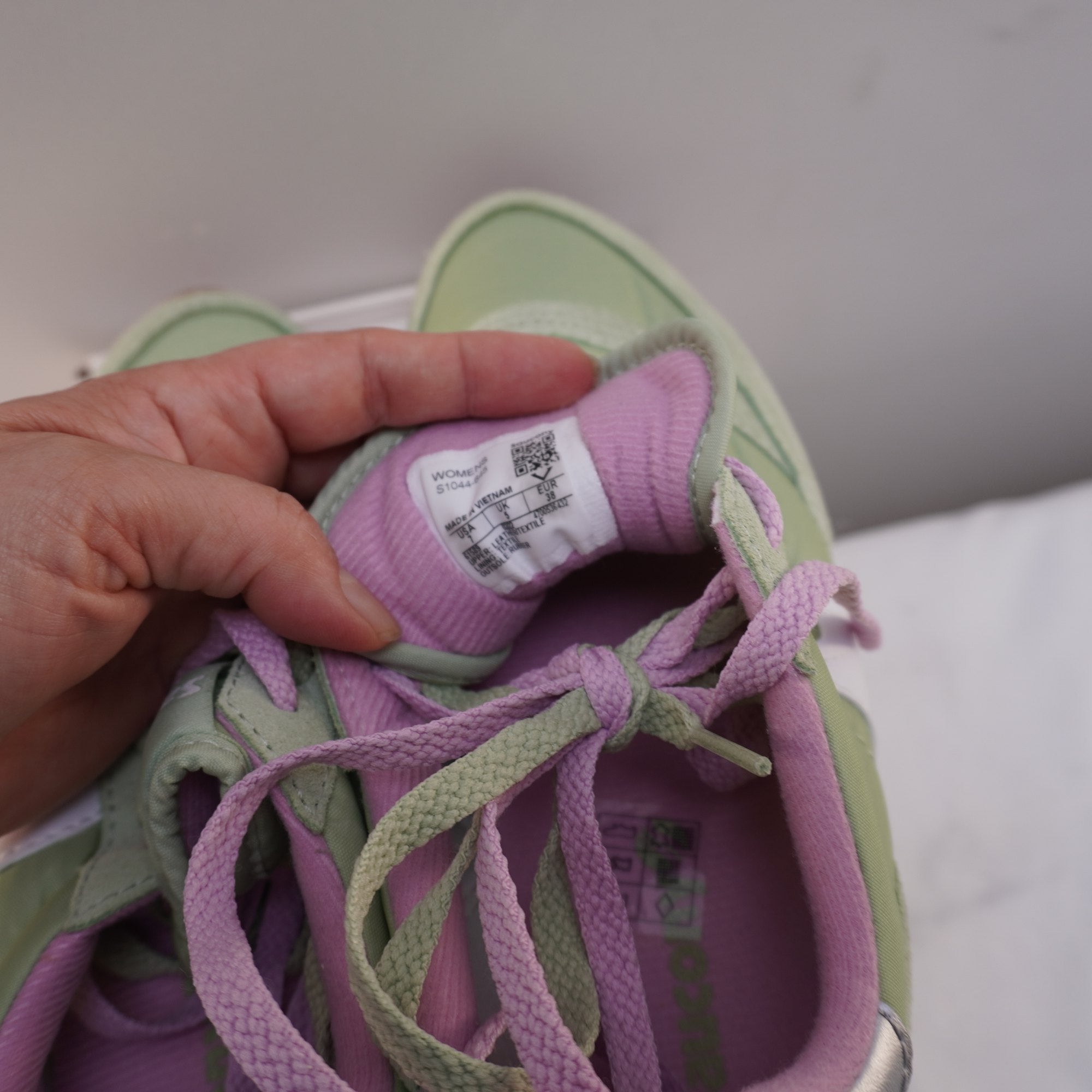 Zapatillas Saucony para Mujer Usadas - Verde, Talla 38