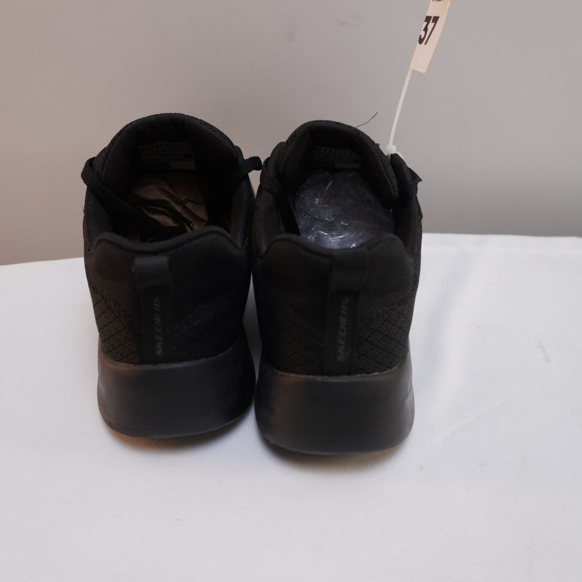 Zapatillas Skechers para Mujer Usadas - Negro, 37