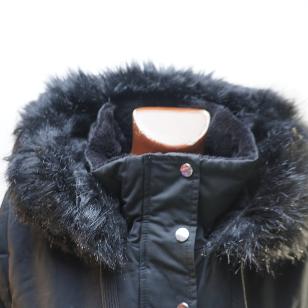 Parka Zara para Mujer Usada - Negra, Grande (L)