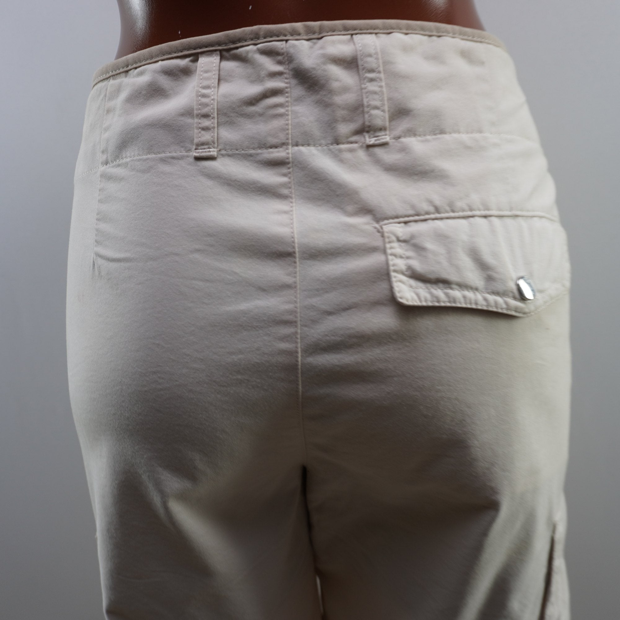 Pantalones Cortos Bogner para Mujer Usados - Beige, L