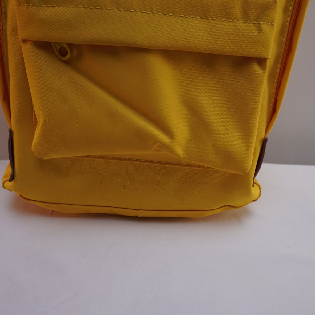 Mochila Escolar Fjallraven para Mujeres Usada - Amarillo