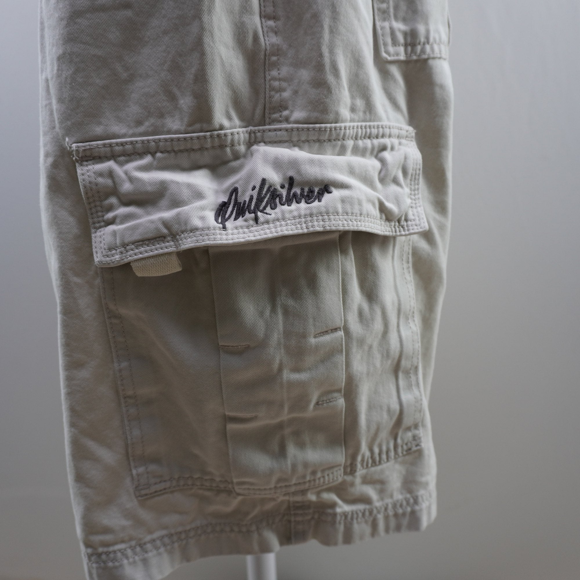 Pantalones Cortos Cargo Quiksilver para Hombre Usados - Beige, XL