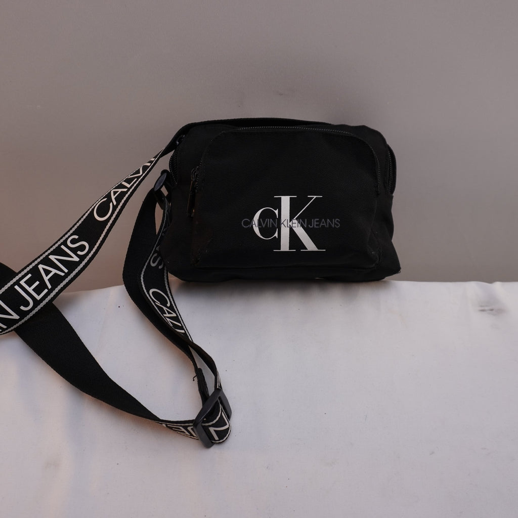 Bolso Baguette Calvin Klein para Mujer Usado - Negro