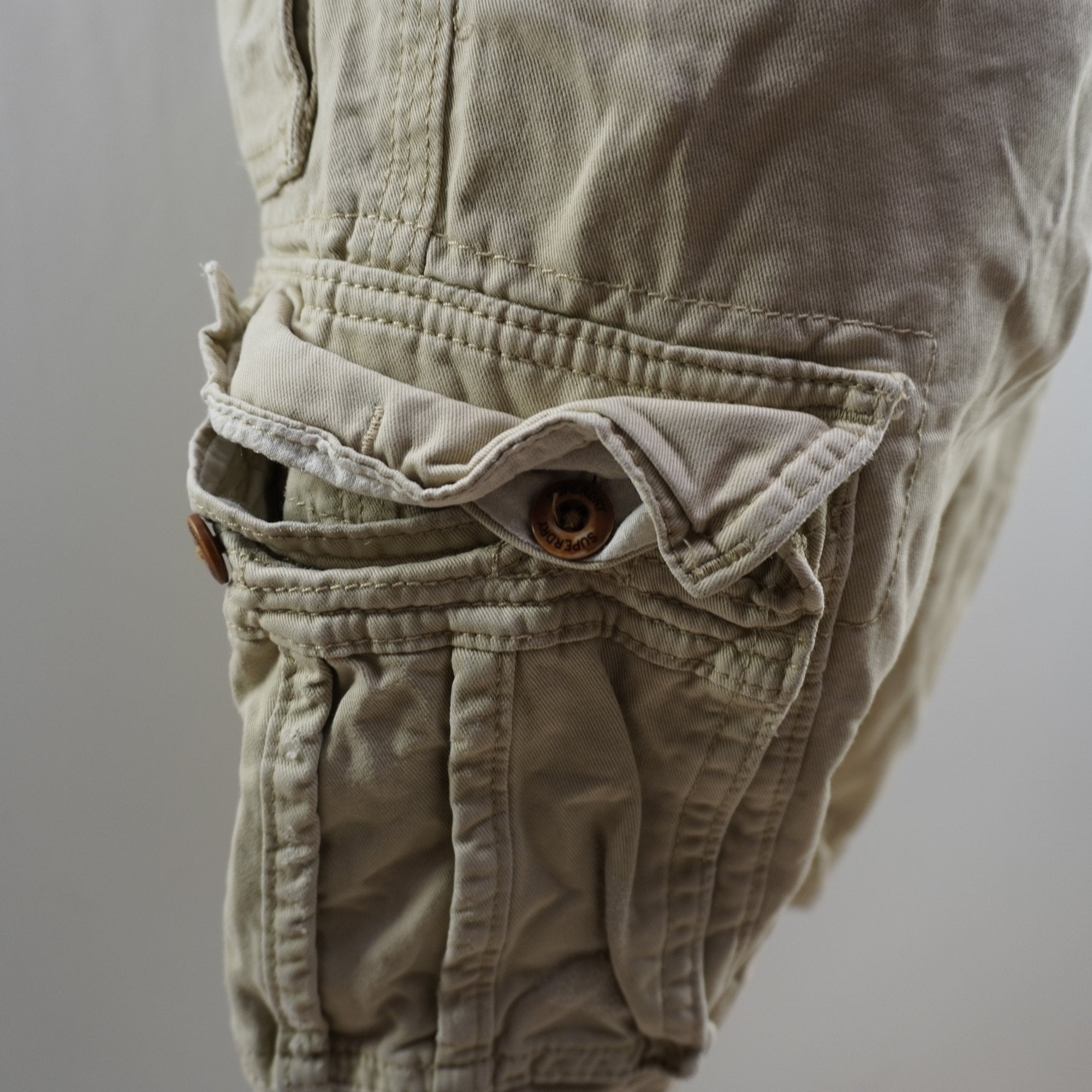 Pantalones Cortos Cargo Superdry para Hombre Usados - Beige, M