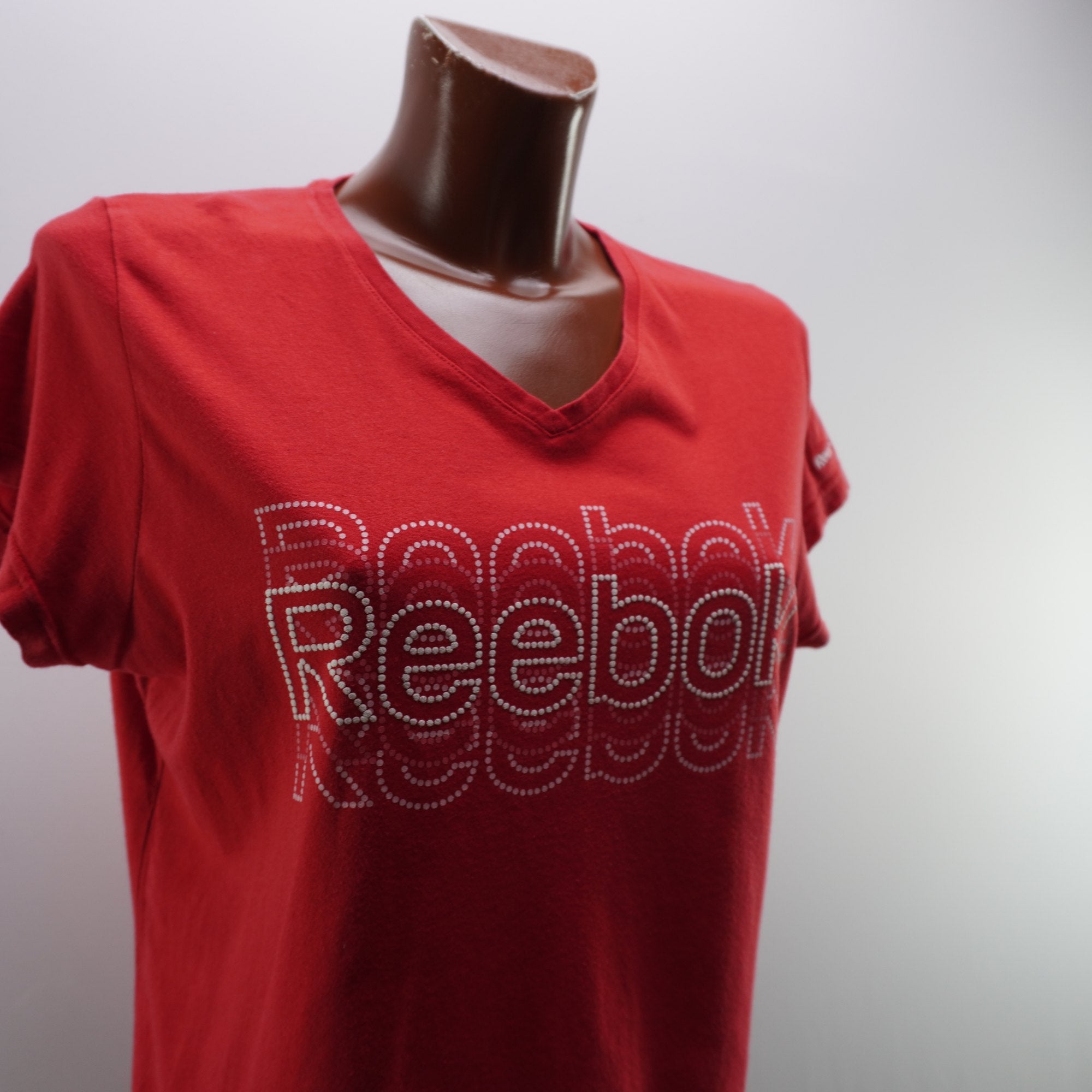 Camiseta de Manga Corta Reebok para Mujer - Roja, XL, Usada en Muy Buen Estado
