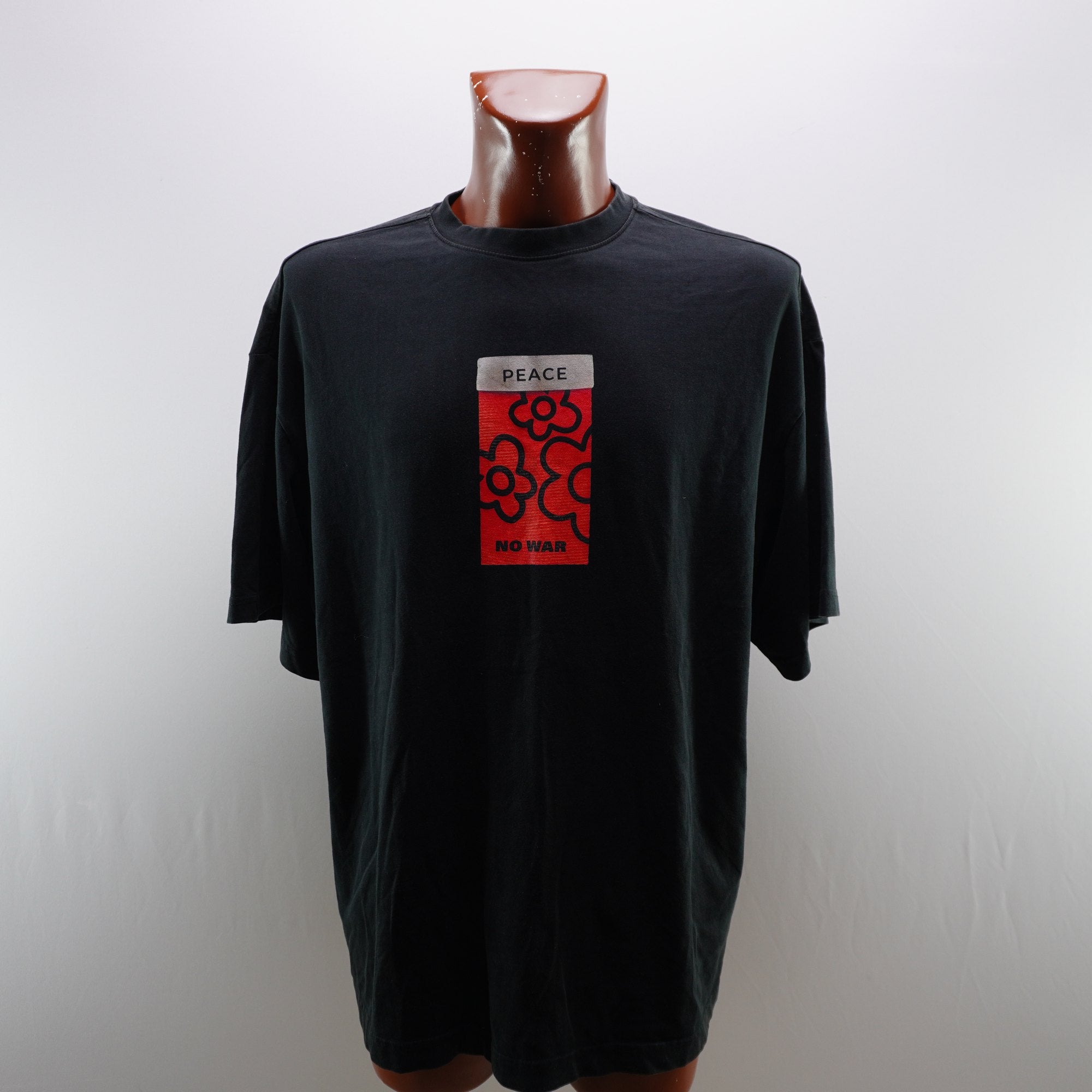 Camiseta de Manga Corta Upscale para Hombre Usada - Negra, XL