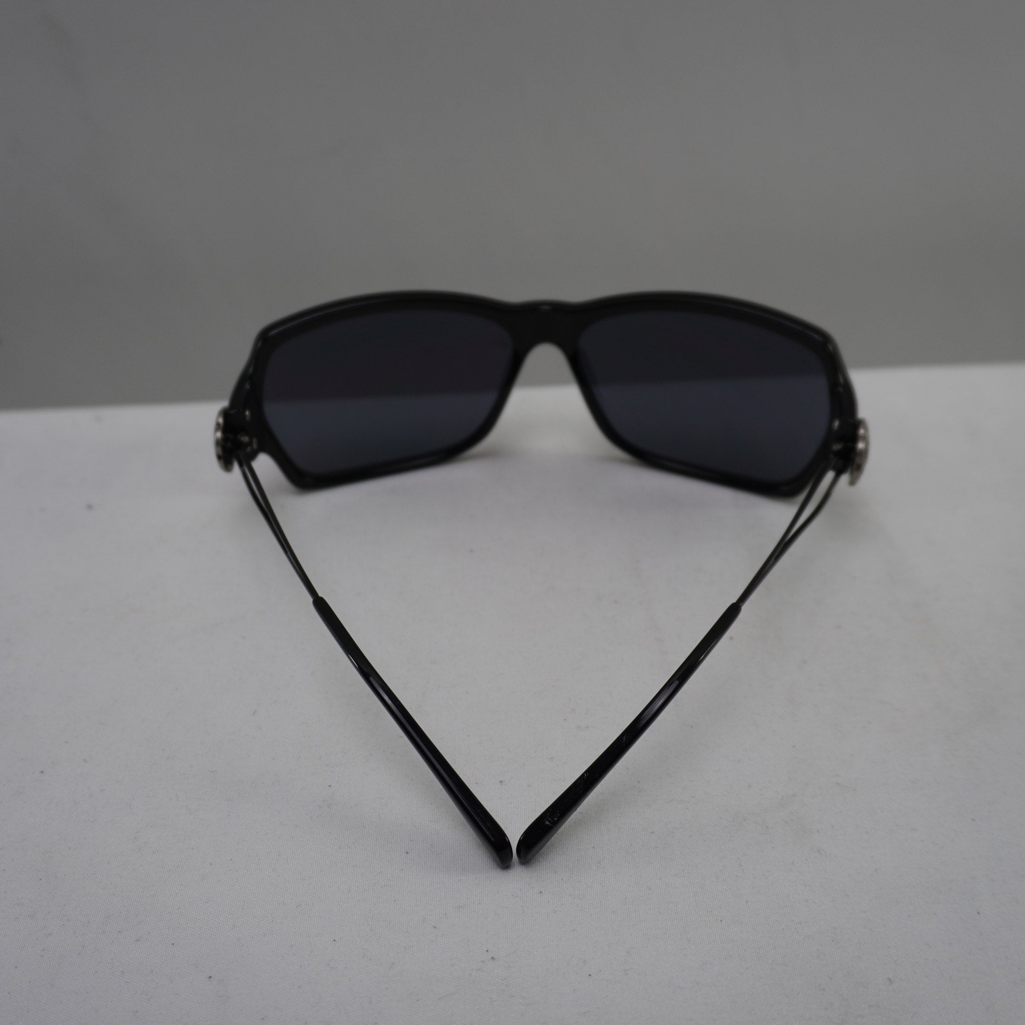 Gafas de Sol Guess para Mujeres Usadas - Negro, Excelente Estado