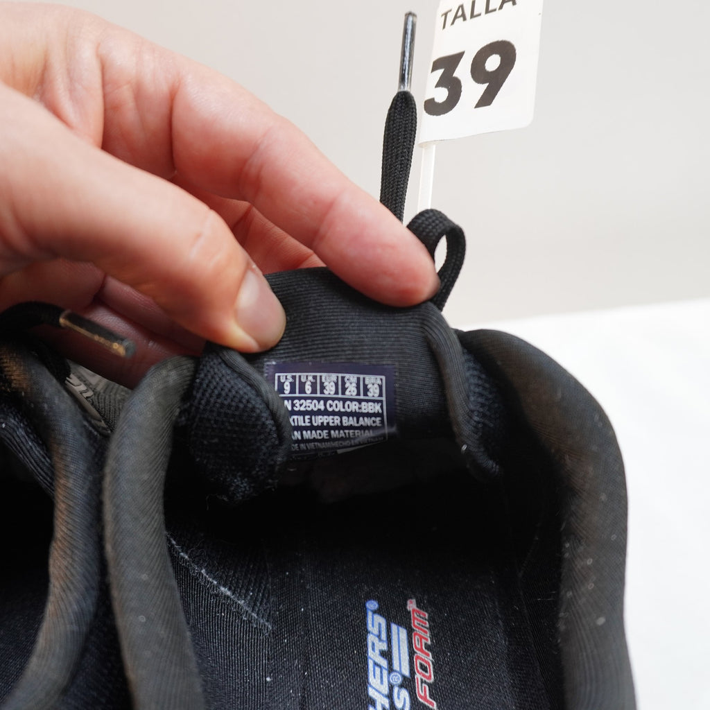Zapatillas Skechers para Mujer Usadas - Negro, Talla 39