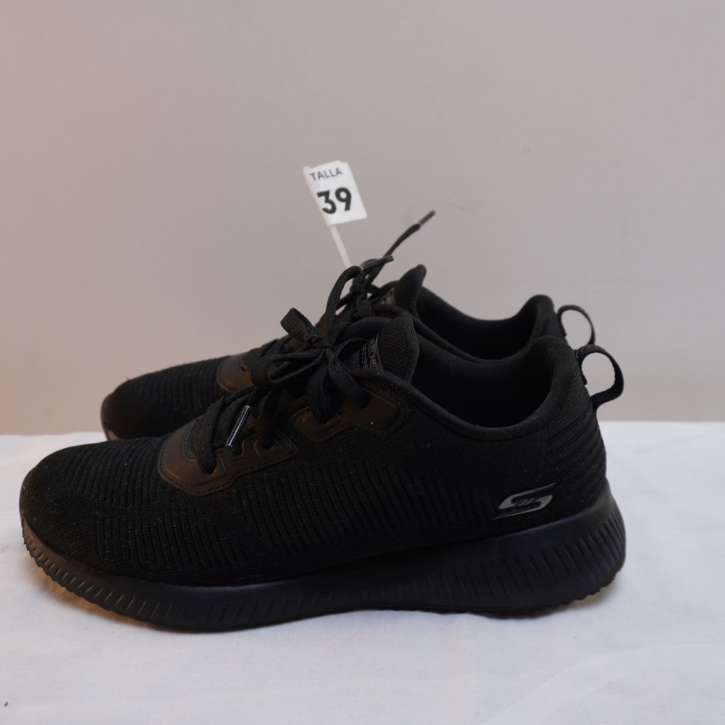 Zapatillas Skechers para Mujer Usadas - Negro, Talla 39