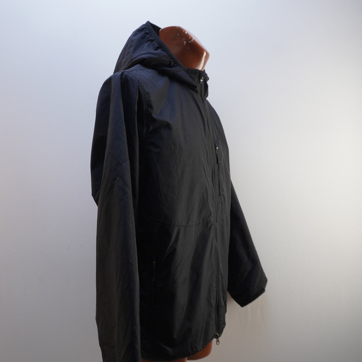 Chaqueta Deportiva Negra para Hombre - Talla Grande (L) Usada en Muy Buen Estado