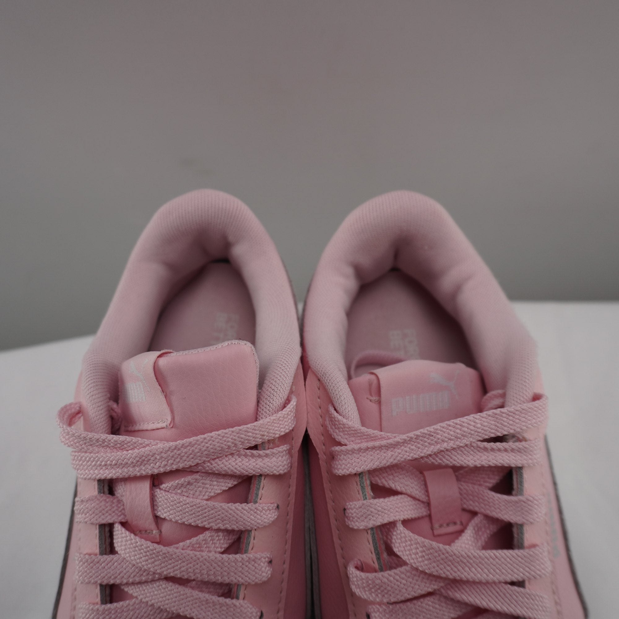 Zapatillas Puma para Mujer Usadas - Rosa, Talla 38