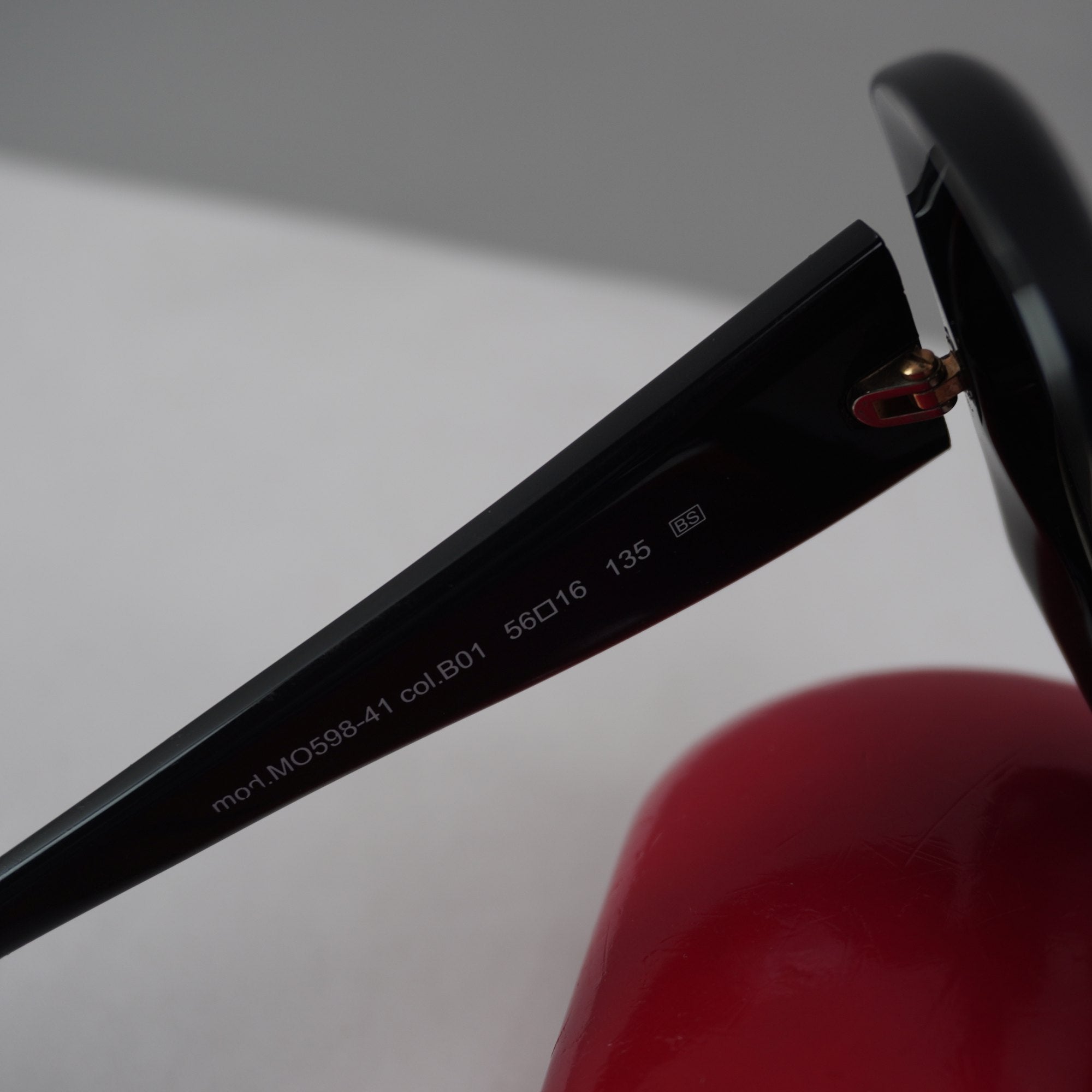 Gafas de Sol Moschino para Mujer Usadas - Negros, Muy Buen Estado