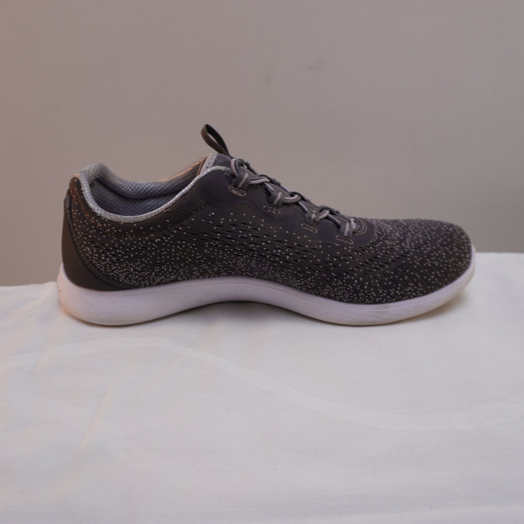 Zapatillas Skechers para Mujer Grises - Talla 38, Usadas en Muy Buen Estado