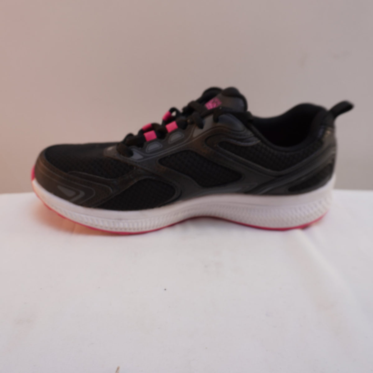 Zapatillas Skechers para Mujer Usadas - Negro, Talla 39