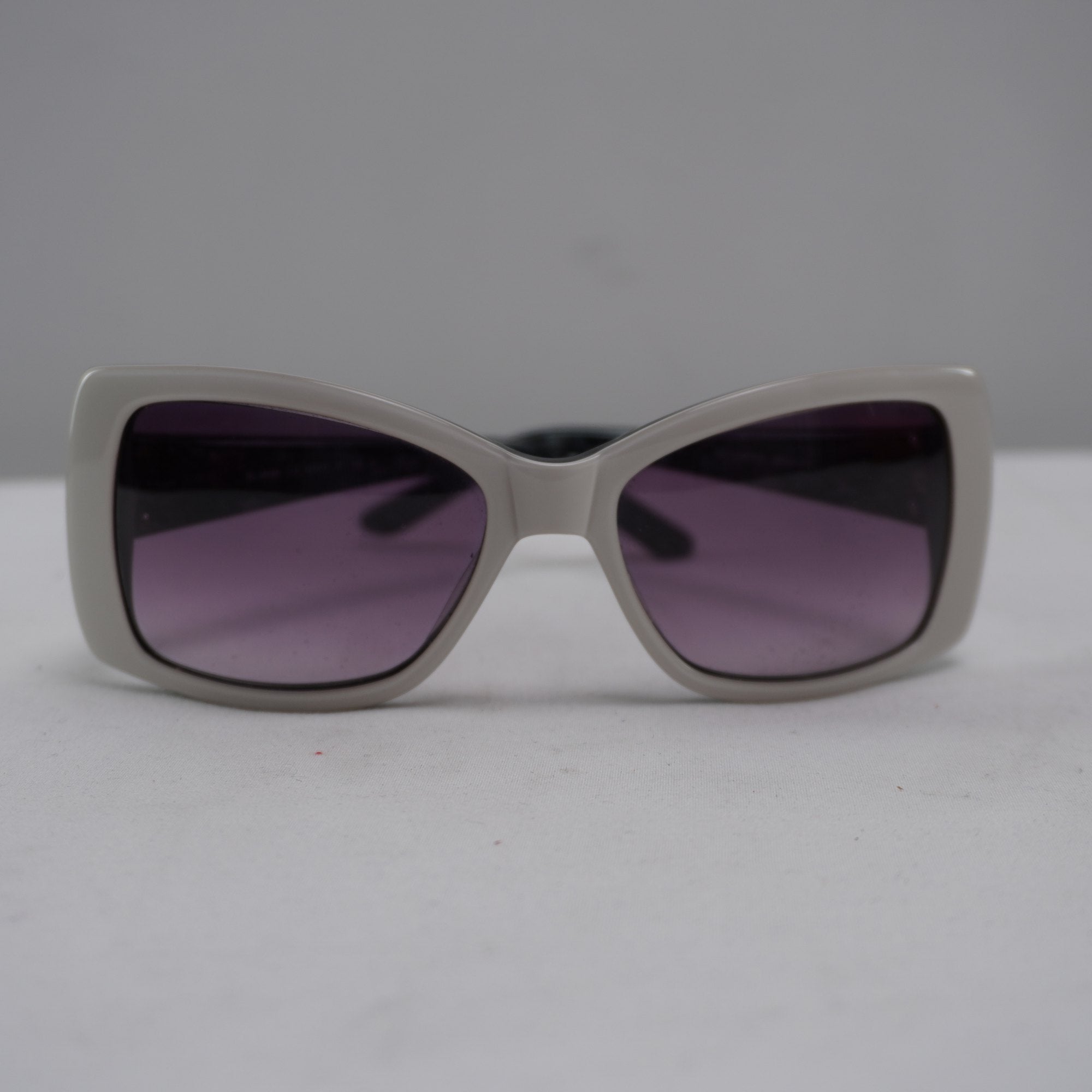 Gafas de Sol Guy Laroche para Mujer Usadas - Blancas