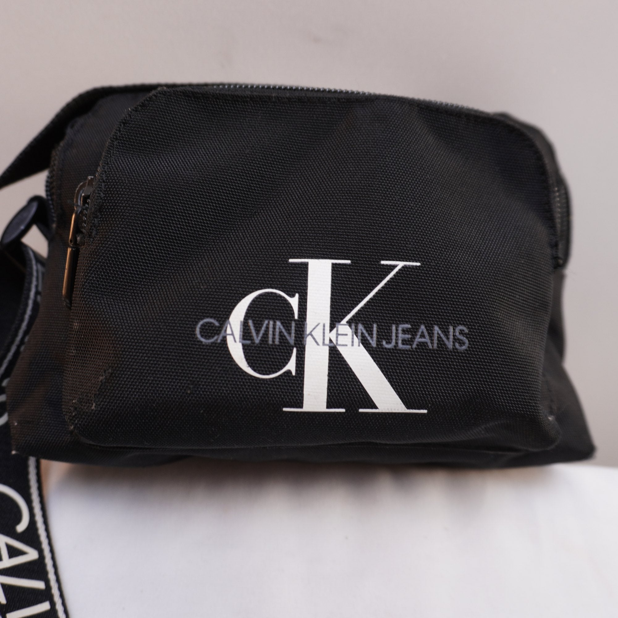 Bolso Baguette Calvin Klein para Mujer Usado - Negro